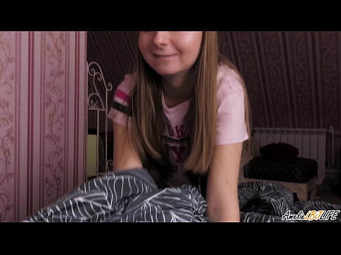 ❤️ Blondie tana tsotsar BFF's dinta sosai kuma ta sami Cum A Bakinta ❤️ Labaran batsa ️❤