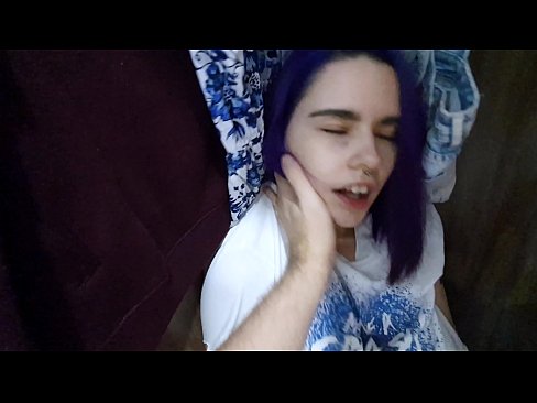 ❤️ Ya sami kanwata a cikin kabad ya taimaka mata ❤️ Labaran batsa  ️❤